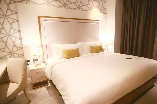 جناح جونيور، Summit Hotel Naga 1/4