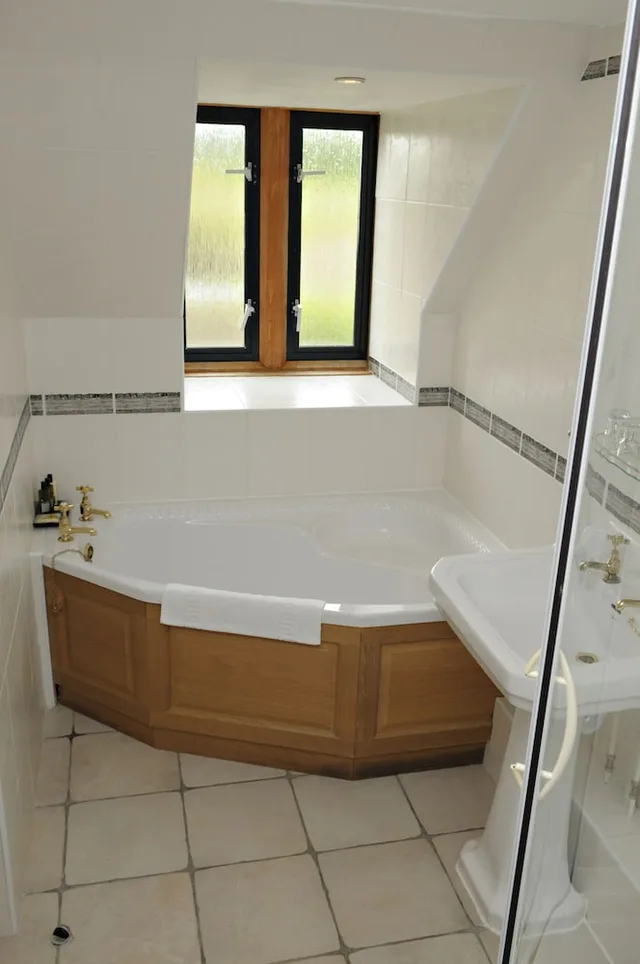 Deluxe, King Bed, Stanton House Hotel 3/3