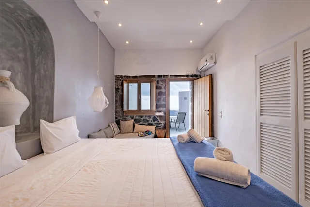 Executive, Double Bed, Caldera View، Loucas on the Cliff 2/10