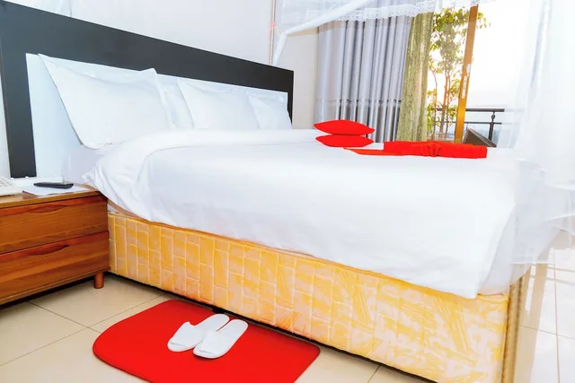 Deluxe, King Bed, Five To Five Hotel 3/5