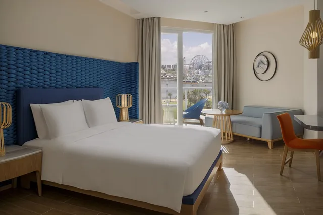 Fireworks, King Bed, Park View, Balcony، Hyatt Regency Hainan Ocean Paradise Resort 1/3