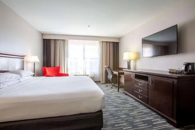 Suite, King Bed, Country Inn And Suites By Radisson Tucson City Center Az 2/7