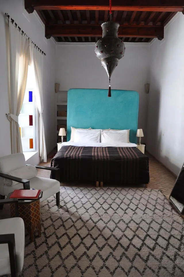 جناح بسرير كوين مع أريكة، Riad Tizwa 2/3