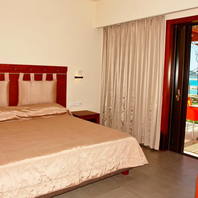 Superior, Double or Twin Bed, Sea View, Kymi Palace 2/2