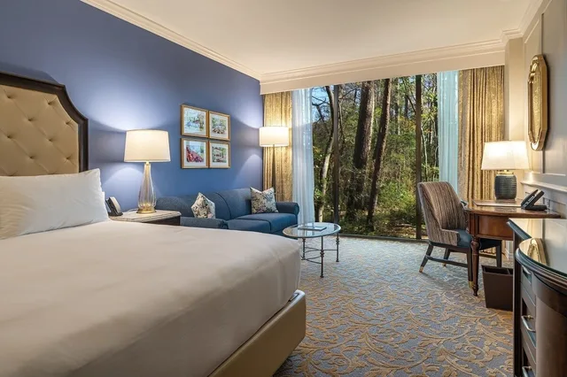 Traditional, King Bed, Sofa, Houstonian Hotel Club Spa 1/3