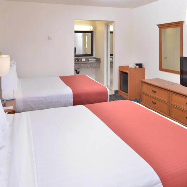 غرفة بسريرين كوين، Pleasant Inn 1/5