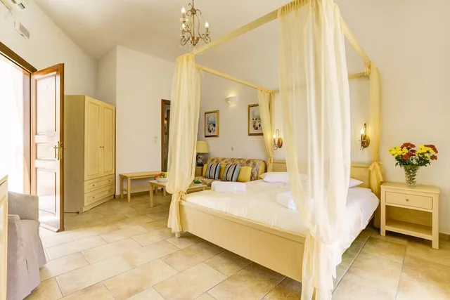 Honeymoon, Suite, Twin Beds, Mathios Village 3/10