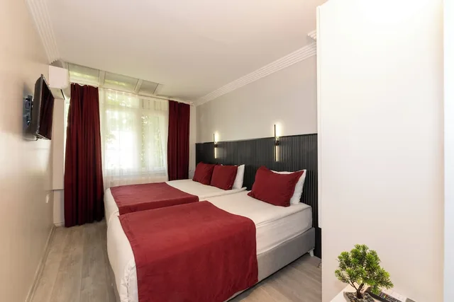 غرفة قياسية ثلاثية بثلاثة أسرّة، Istanbul Holiday Hotel 1/10