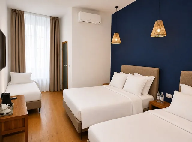 غرفة عائلية بسرير مزدوج وسريرين منفصلين، Hotel De La Mer 1/10