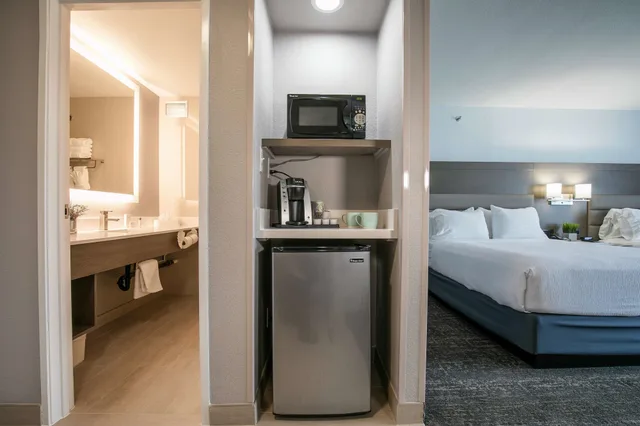 غرفة قياسية بسرير كينج، Best Western Plus Sparks-Reno Hotel 6/10