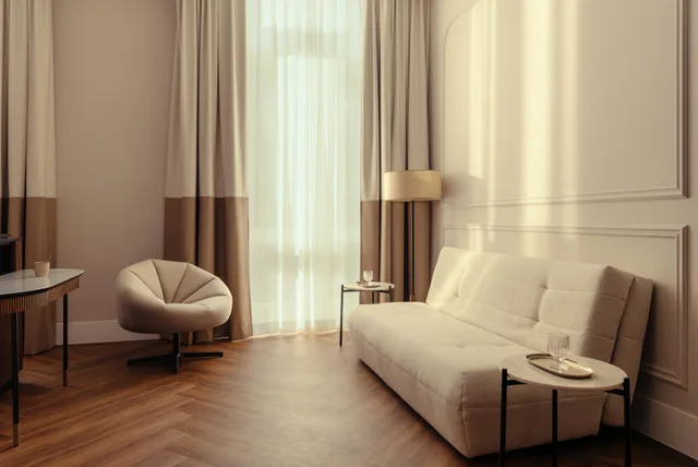 Family Room 1 King Bed 2 Sofabeds، The Manor Amsterdam 2/10