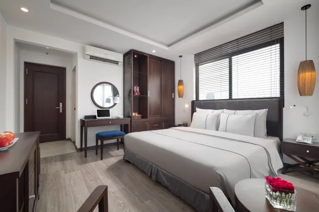 غرفة بريميير بسرير مزدوج بإطلالة على المدينة، Hanoi Bonsella Hotel 1/5