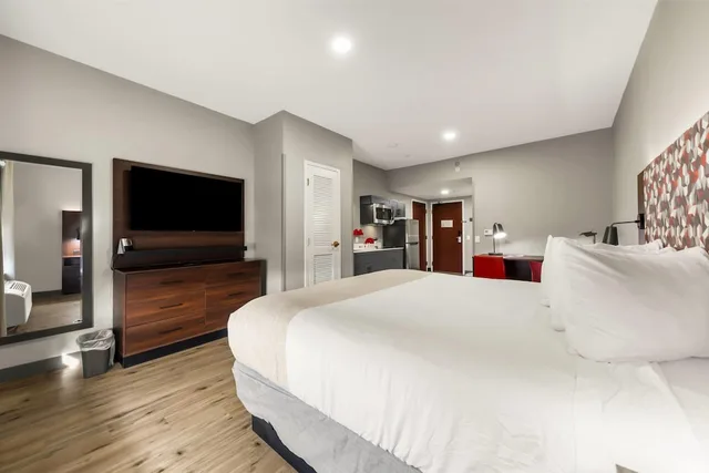 جناح بسرير كوين بغرفة نوم واحدة بمطبخ لذوي الإعاقة، Hawthorn Suites By Wyndham College Station 2/8