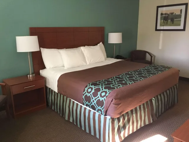 غرفة، Surestay Hotel By Best Western Bowling Green North 3/6