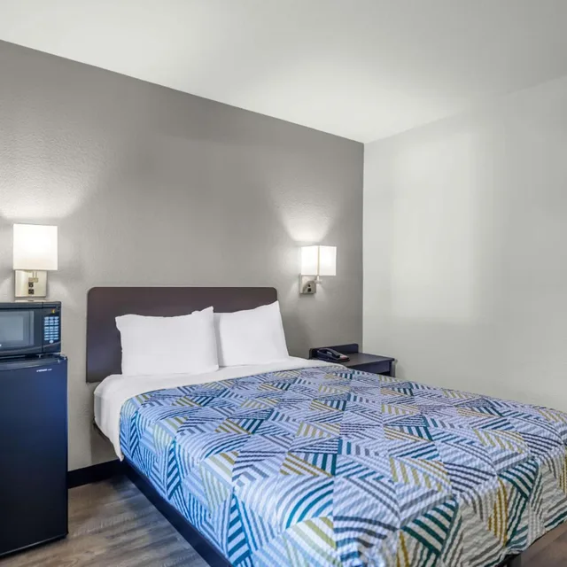 غرفة بسرير كوين لذوي الإعاقة، Motel6 Elizabethtown, KY 2/10