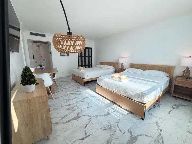 City, Quadruple, Double Bed, Sofa، Girasole Apartments 6/10