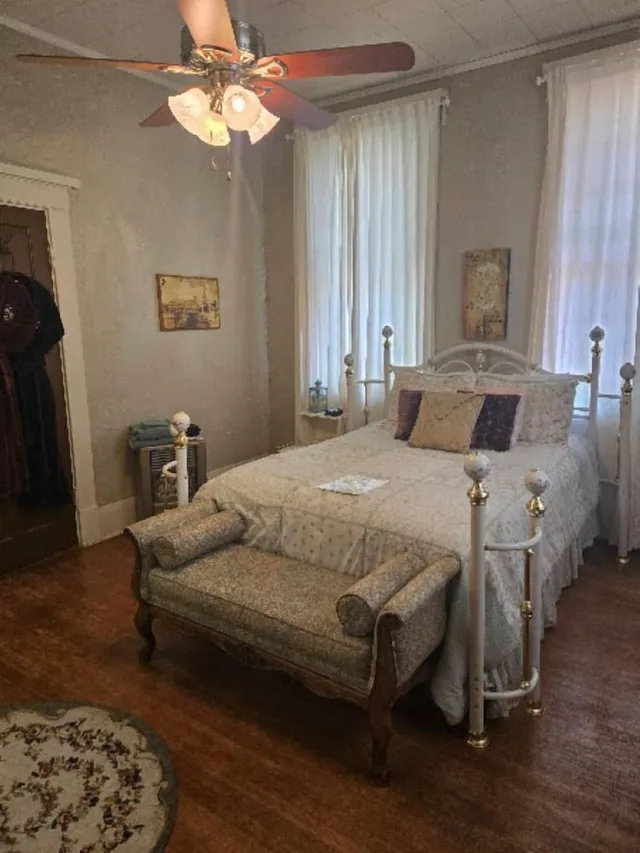 French, Queen Bed، The Lancaster Manor Bed and Breakfast 1/8