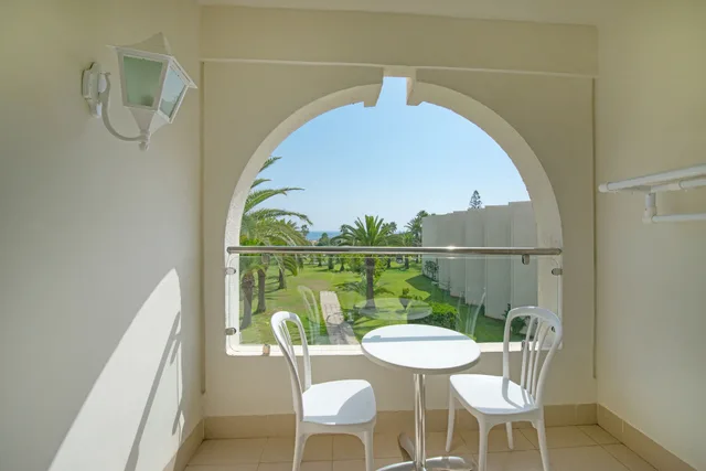 غرفة بسريرين منفصلين وسرير كينج بإطلالة على البحر، Iberostar Selection Diar El Andalous 8/8