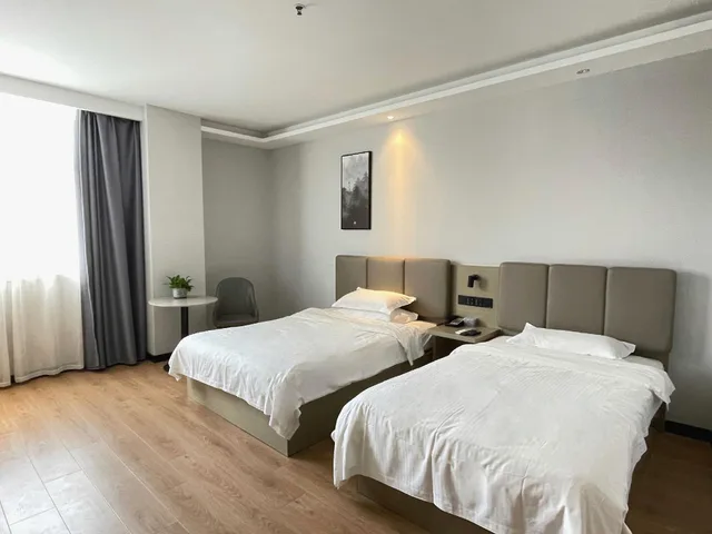 غرفة بزنس عائلية بسرير كوين وسرير فردي، GreenTree Inn Hefei East Wangjiang Road CTCE Express Hotel 2/3
