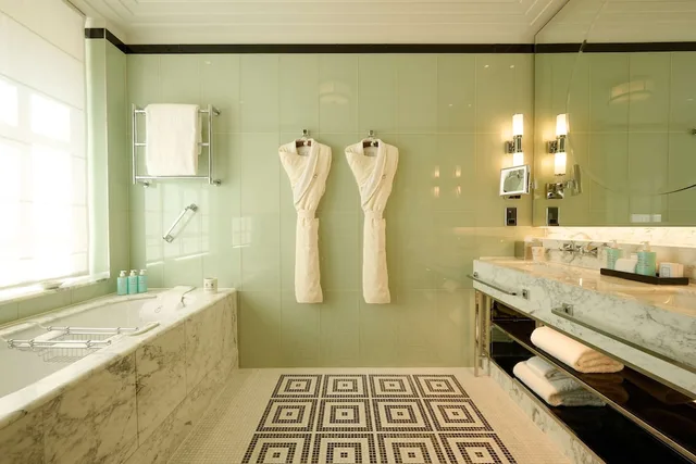 Mayfair, Suite, King Bed، The Beaumont 4/9