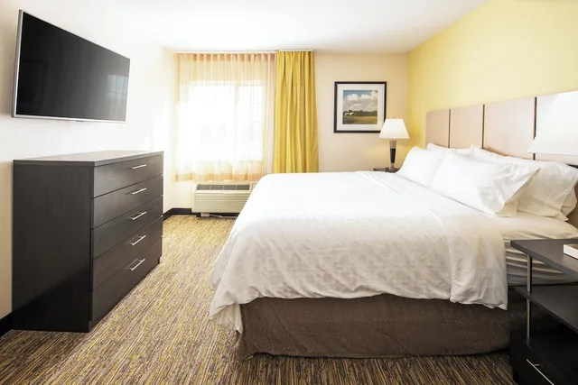 جناح بسرير كينج بغرفة نوم واحدة لذوي الإعاقة، Candlewood Suites Bellevue 1/4