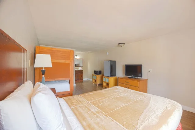استوديو عائلي بسرير مزدوج وسرير بطابقين، Liberty Garden Inn By Oyo Kissimmee Near Disney World 1/6