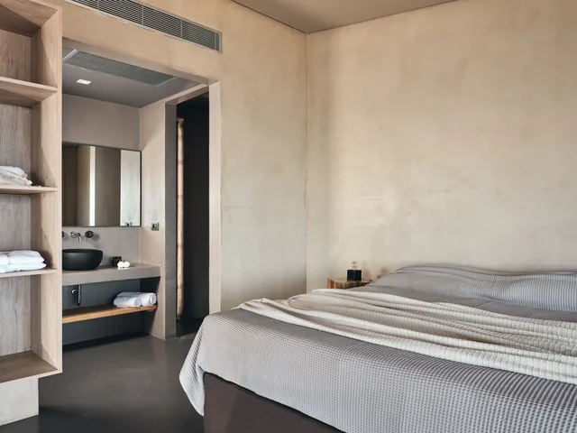 West, Luxury, Villa, Queen Bed, Sofa, Private Pool, Vais Luxury Villas 2/3