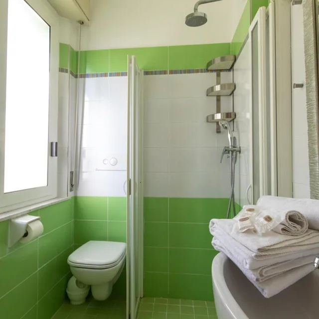غرفة كومفورت رباعية، Hotel Holland 5/5