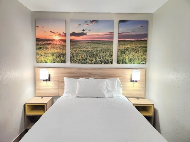 Room, 3 Double Beds, Days Inn by Wyndham McAllen 2/7