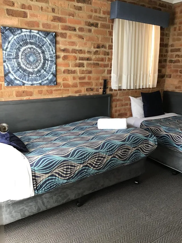 غرفة سوبيريور عائلية بسرير كوين وسريرين منفصلين، Paddle Wheel Motel 1/2