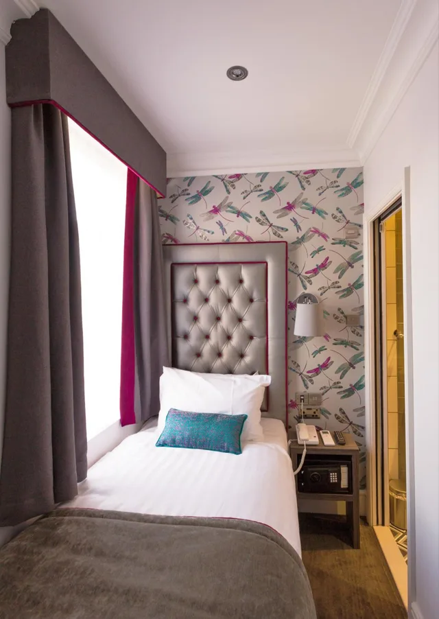 غرفة مفردة، The Beverley Hotel 1/6