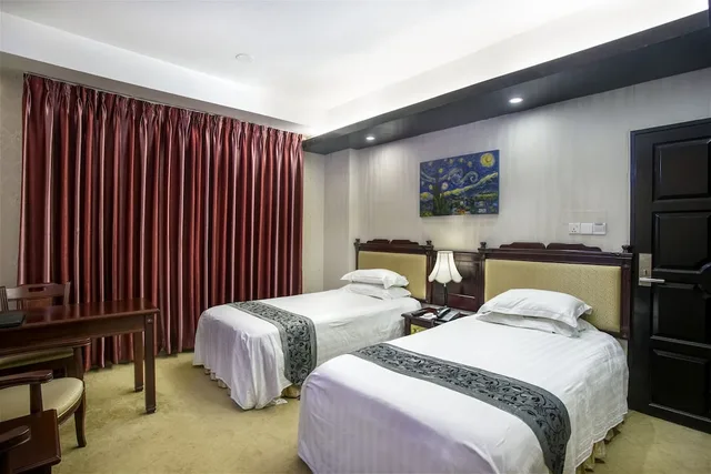 Deluxe Twin Room, Hotel Highgarden 4/5