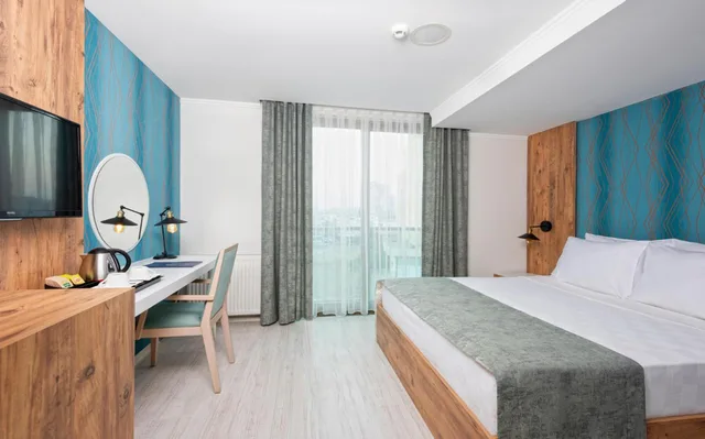 Superior, Queen Bed, CITRUS PARK HOTEL 2/4