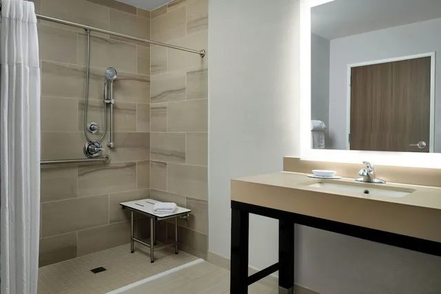 غرفة بسريرين كوين لذوي الإعاقة، Courtyard By Marriott Dallas Dfw Airport North Grapevine 4/4