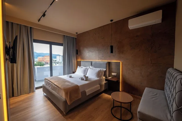 غرفة ديلوكس بسرير مزدوج بشرفة، Hotel Piramida 2/5
