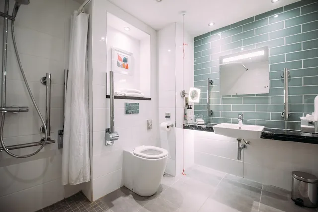 غرفة قياسية بسرير كينج لذوي الإعاقة، Crowne Plaza Belfast 10/10