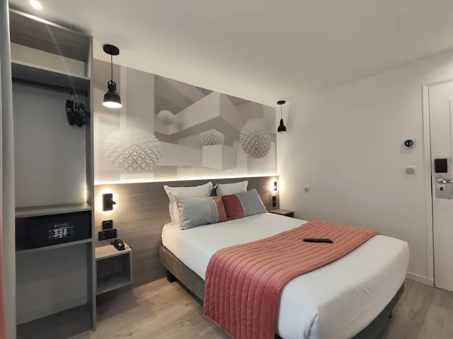 غرفة عائلية رباعية بسريرين كوين، Atelier Montparnasse Hotel 3/9