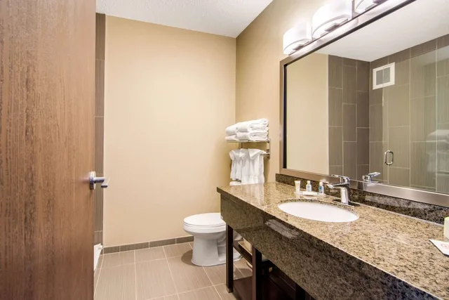 غرفة قياسية بسريرين كوين، Comfort Inn & Suites Medicine Hat Shopping Centre 7/9