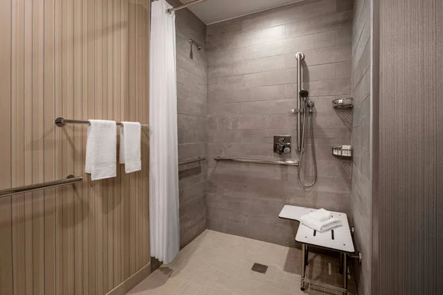 غرفة بسريرين كوين، Courtyard by Marriott Petaluma Sonoma County 2/4