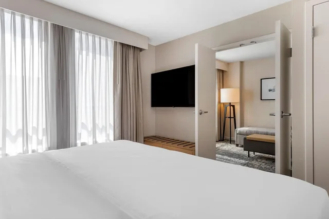 جناح بسرير مزدوج، Sheraton Suites Old Town Alexandria 2/6