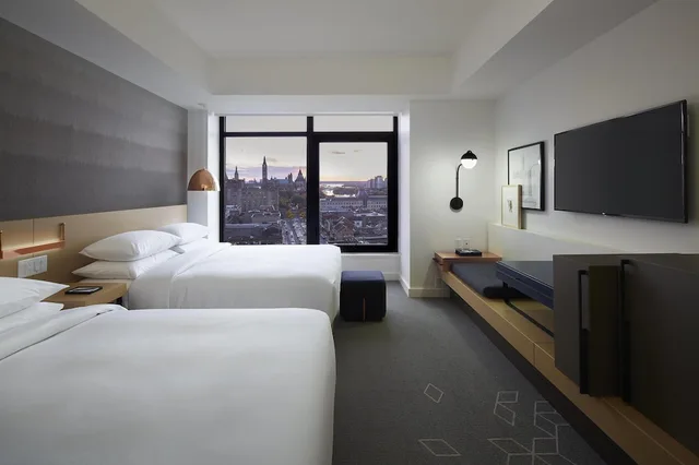 غرفة بسريرين كوين بإطلالة، Andaz Ottawa Byward Market A Concept By Hyatt 2/7