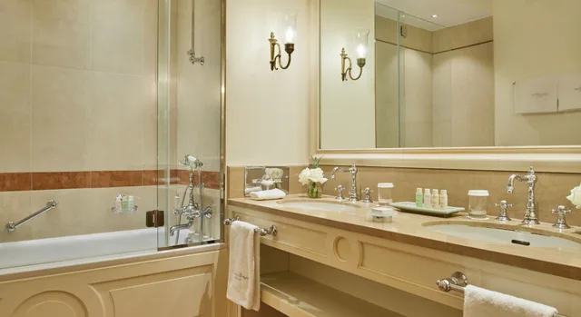 غرفة ديلوكس بسرير مزدوج بإطلالة، Beau Rivage Geneve 2/2