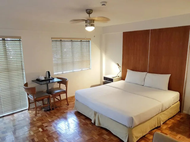 غرفة ديلوكس ركنية بسرير كوين، The Clipper Hotel 1/6