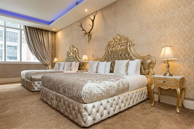 غرفة ديلوكس رباعية بسريرين منفصلين وسريرين كينج، The Dixie Dean Hotel 1/1