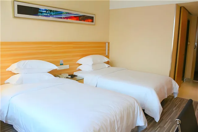 Standard, Twin Beds, City Comfort Inn (Guangzhou Tiyu West Road Metro Station) 2/2