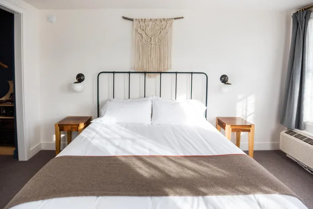 Surf, King Bed, Mountain View, Balcony، Surf Hotel & Chateau 1/6