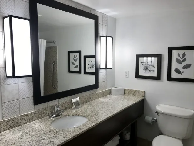 جناح بسريرين كوين بغرفة نوم واحدة، Country Inn & Suites by Radisson, Queensbury - Lake George 5/6