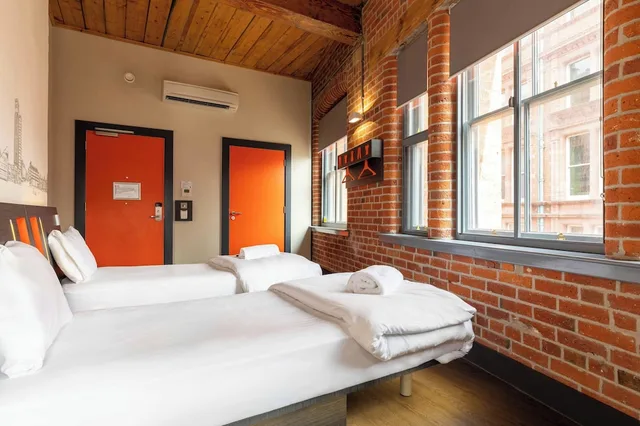 غرفة قياسية بسريرين منفصلين لذوي الإعاقة، easyHotel Manchester City Centre 1/10