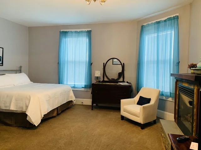 Deluxe, King Bed, No Elevator، The Hotel Belvidere 2/6