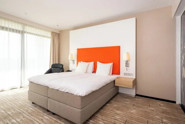 Superior, Twin Beds, Van der Valk Hotel A4 Schiphol 3/5